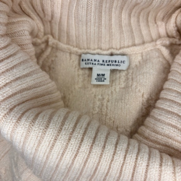 Banana Republic Short Sweater Dress - Size Medium - Picture 5 of 6